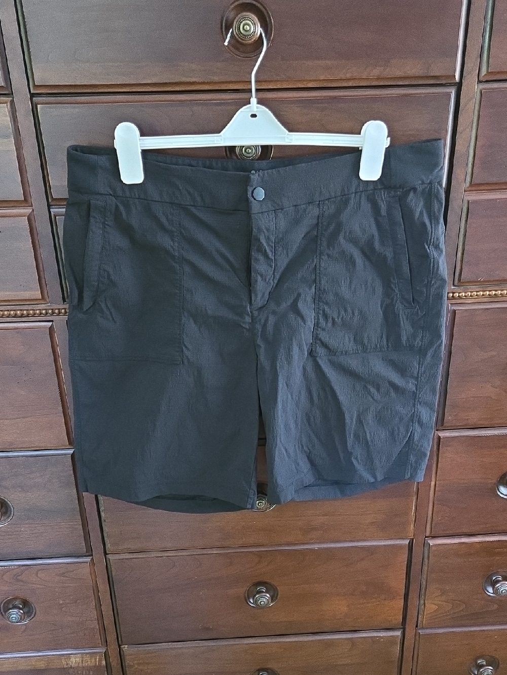 Athleta Women's Trekkie Bermuda 2.0 Shorts Size 18 Black